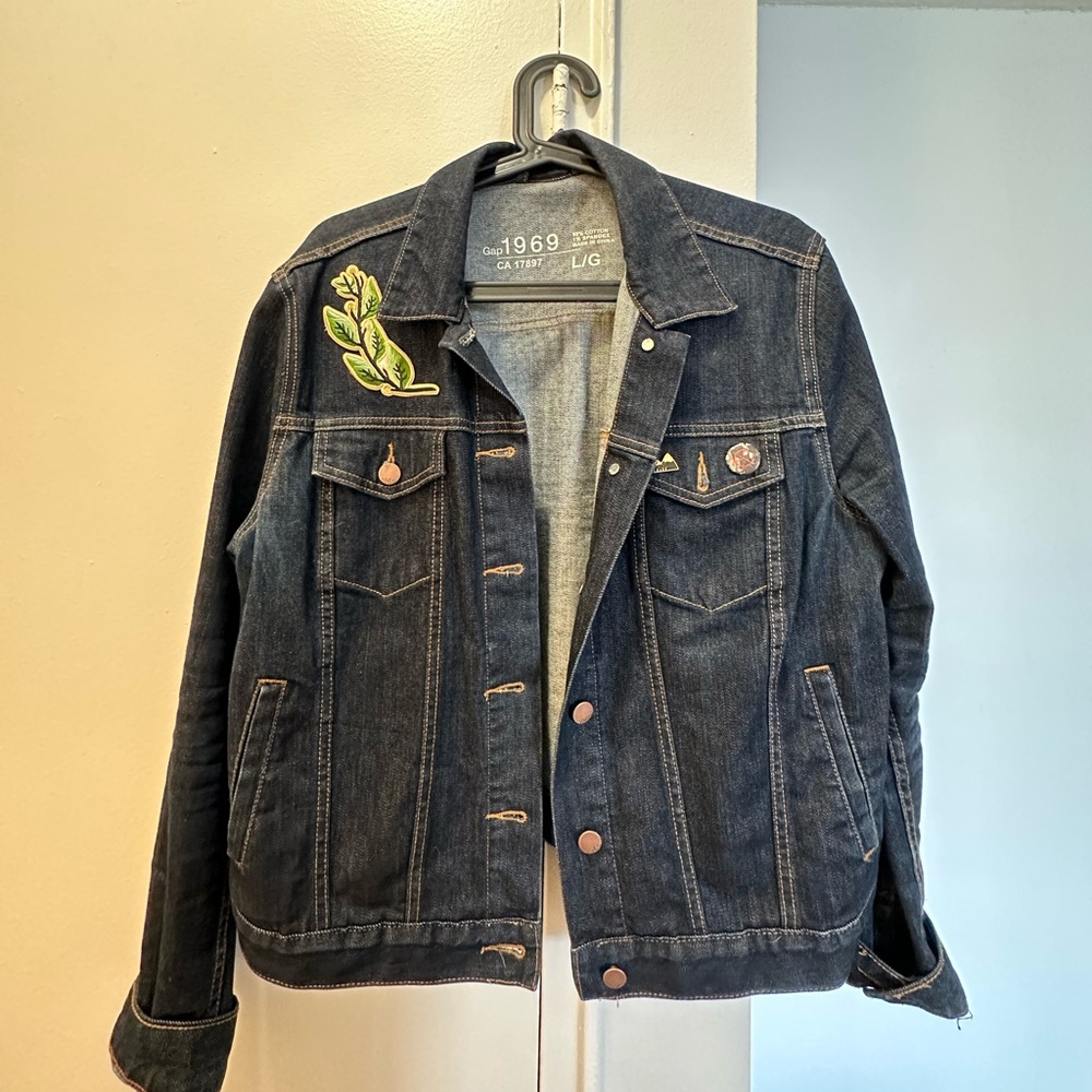 Gap 1969 indigo (dark) jean jacket - women’s L